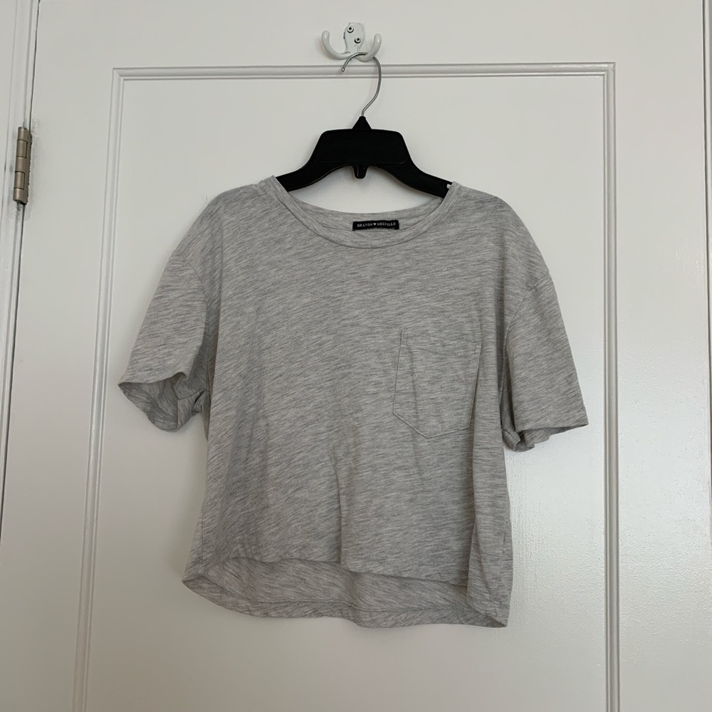 Grey cropped tee